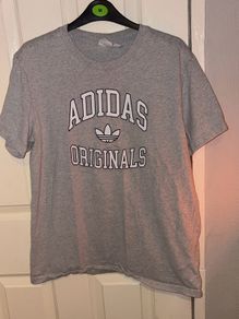 Adidas tshirt size M
