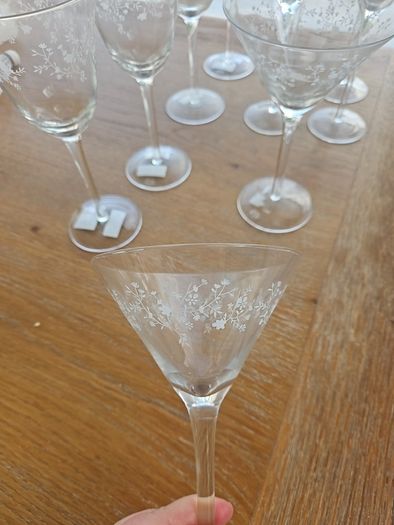 Mixed set of glassware
