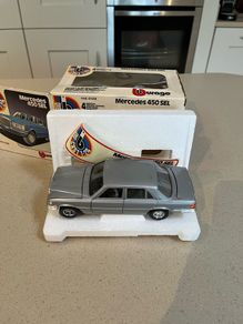 Mercedes 450 SL 1/24 Burago