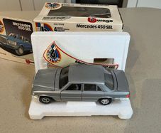 Mercedes 450 SL 1/24 Burago