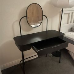 dress table with mirror and drawer