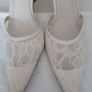 ivory satin lace heels Image 2