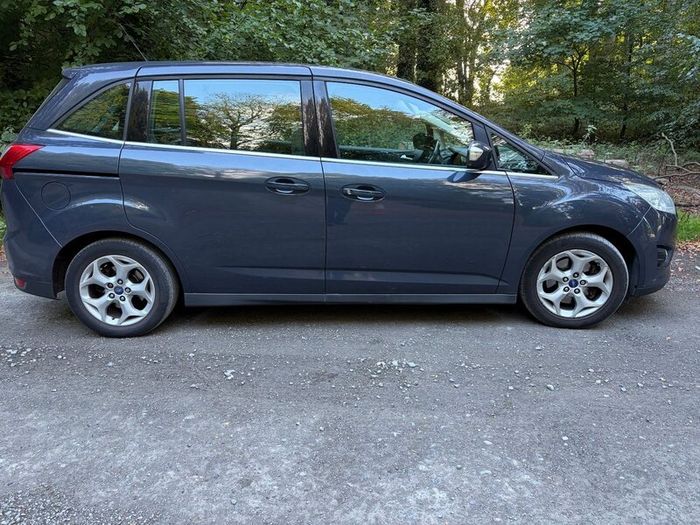 Ford Grand C-Max 2014 priced to sell!