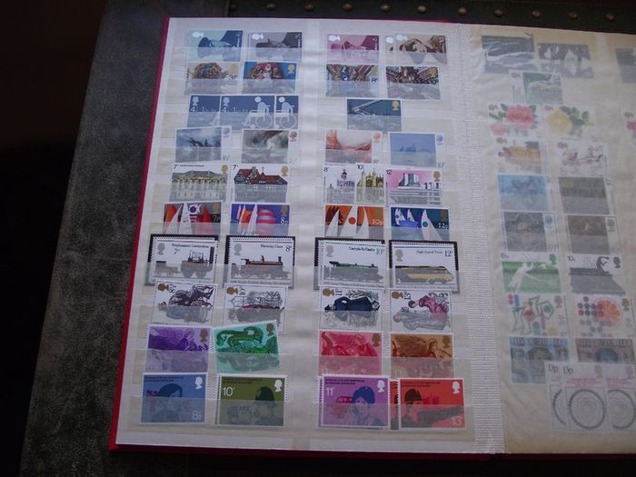 Collection of Mint Elizabeth II stamps, blocks and strips (1946-1990s)