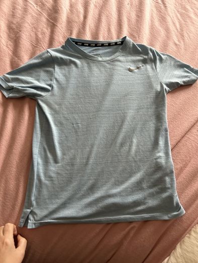 nike tshirt size M boys