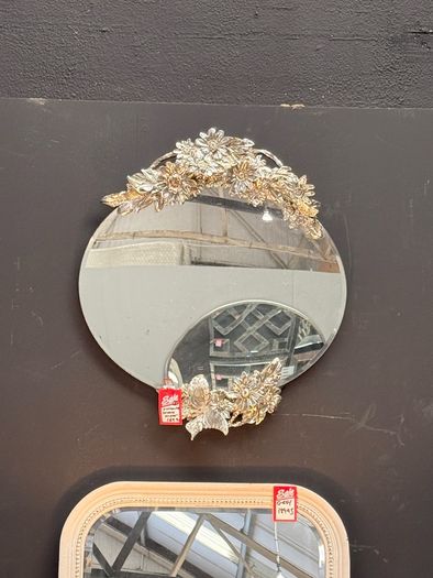 sale  of mirrors prices from 30 all new