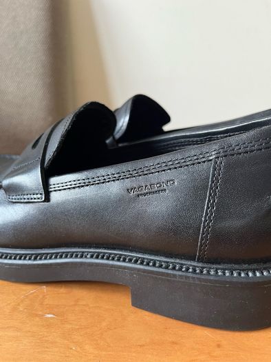 Vagabond Alex Black leather loafer