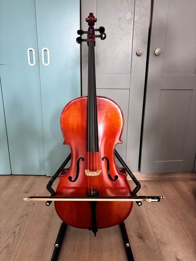 Hindersine Cello 1/2 size with bow and case