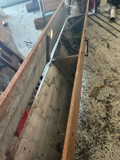 Antique hayseed/ fertiliser shaker. 10 ft long