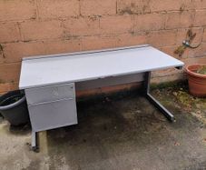 desk free to take away