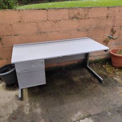 desk free to take away