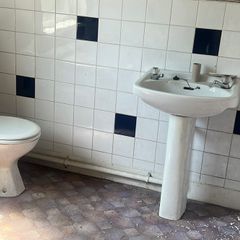 Sink & Toilet
