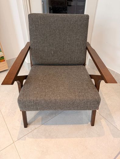 2x Grey Lounge Chairs