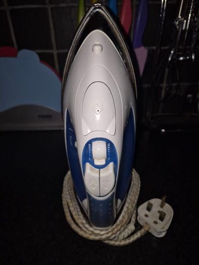 Delta Steam Iron