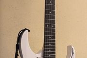 Ibanez Gio GRG 140 -WH electric guitar for sale.
