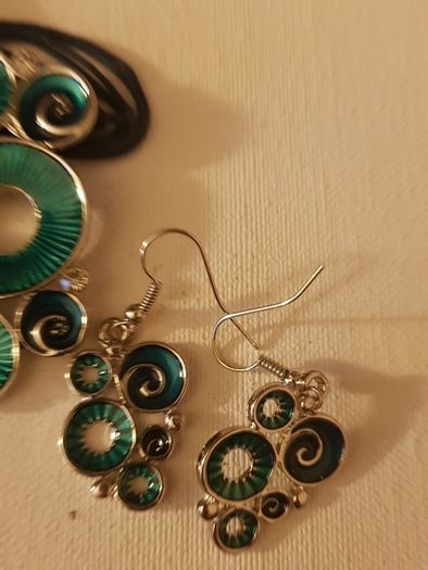 Necklace and earrings