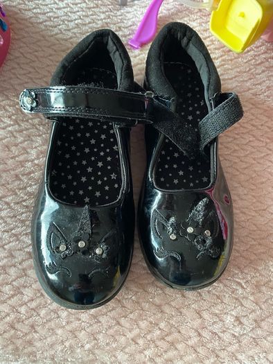 girls shoe black size 13