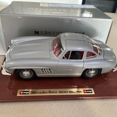 Mercedes 300 SL Gullwing extremely rare Dealer Model 1/18