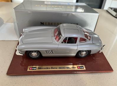 Mercedes 300 SL Gullwing extremely rare Dealer Model 1/18