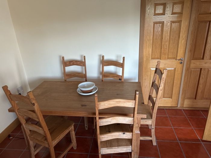 Solid Mexican pine table with 6 chairs