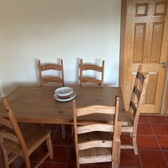 Solid Mexican pine table with 6 chairs