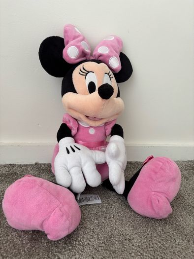 Genuine large Minnie Mouse form London Disney shop