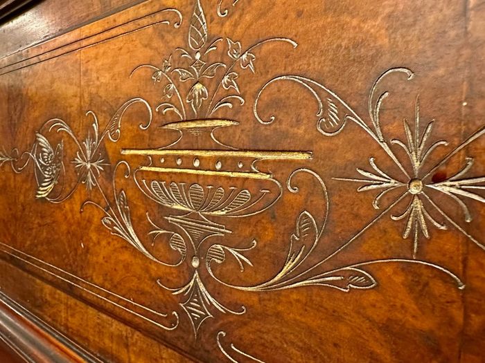 Beautiful upright Piano
