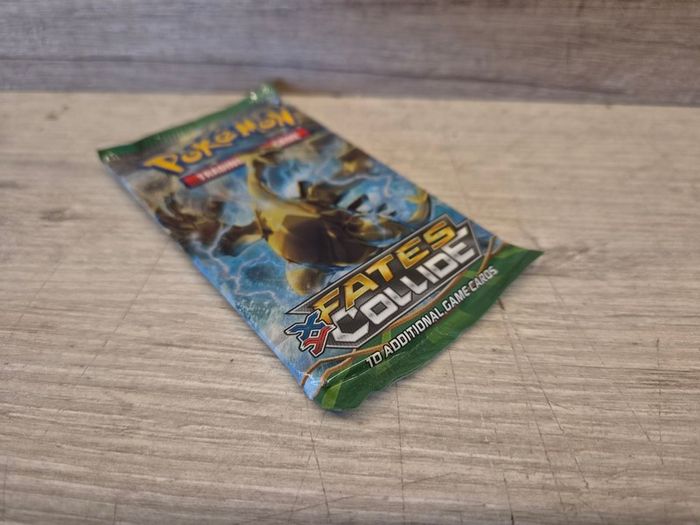 Pokemon 2016 Fates Collide 10 Card Pack