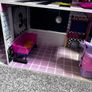Omg/lol Doll House Image 6