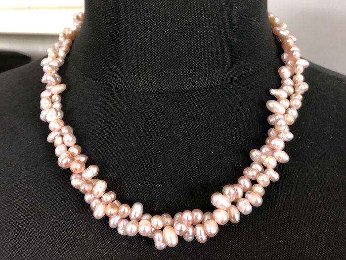 pearl necklace