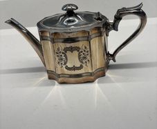 Silver-Plated Victorian Teapot with hinged lid