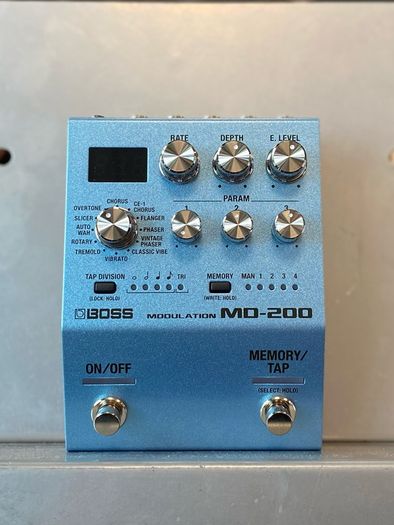 Boss MD200