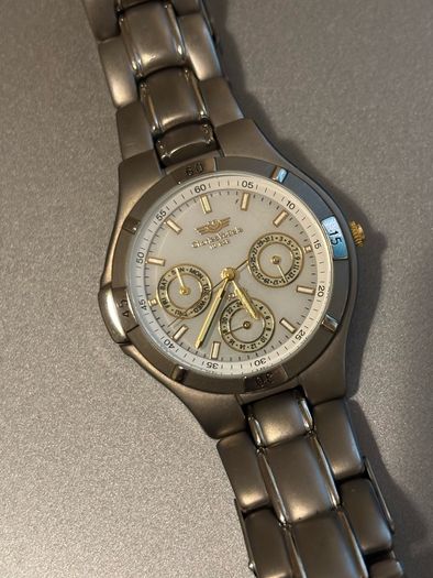 Day Date Mens Solar Watch 1990s