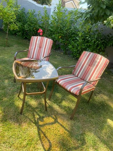 bistro set with cushions