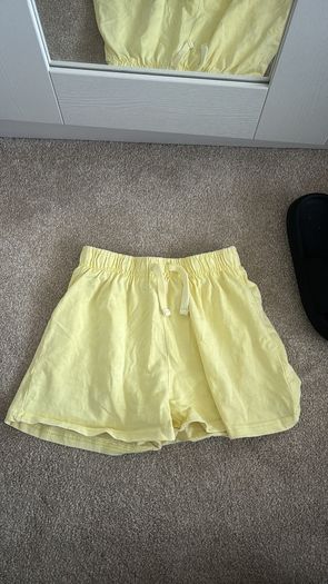 Yellow Zara shorts with free sliders