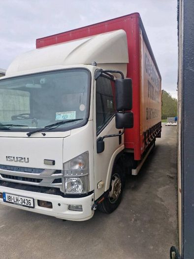 Isuzu 7.5 tonne Curtain sider with taillift