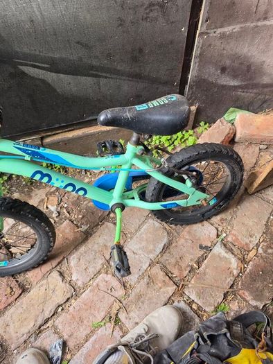 Kids Muna Comp 12-inch bike