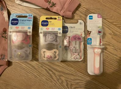 Baby girl items only 20 euro