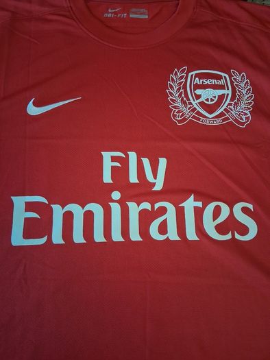 Arsenal Jersey. Official Arsenal Home Jersey From 2011. Authentic Original From The Time. Not A Modern Day Remake.