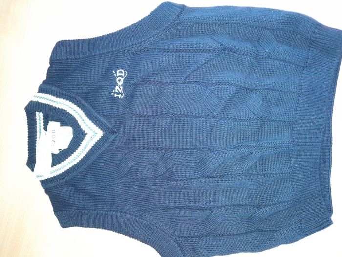 Boys sleeveless jumper, age 5-6, new