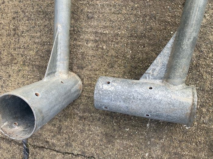 4 Large industrial yard lights all good only need a wipe down from dust
