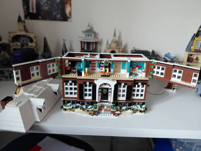 Lego Home Alone house 21330