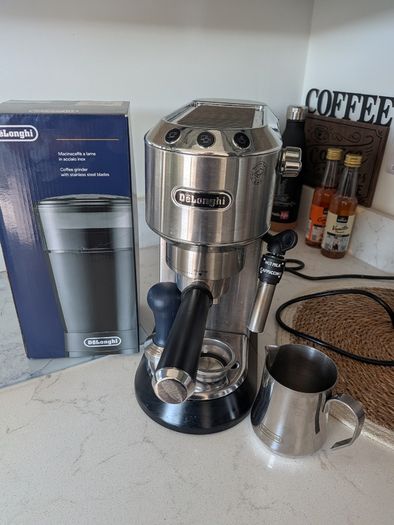 Delonghi Dedica Coffee Machine and Grinder