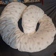 Pregnancy Pillow used once. Paid 50e.