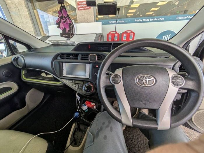 Toyota aqua 2013