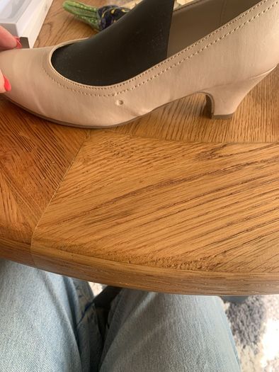 Ladies court shoes. Size 6D wide fitting