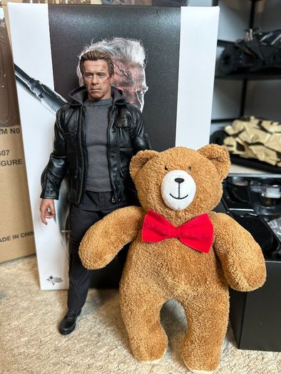 Terminator T-800 Guardian Genisys Hot Toys 1/6 Scale MMS 307