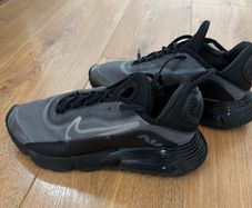 Nike 2090 Black & Charcoal Size 5