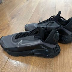 Nike 2090 Black & Charcoal Size 5