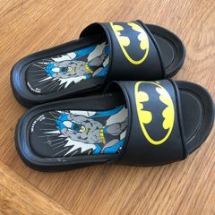 Boys flip-flops, batman design, Junior size UK 12